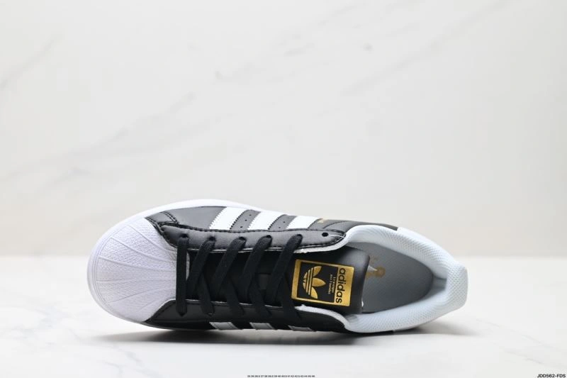 Attractive Adidas Superstar Shoes 74