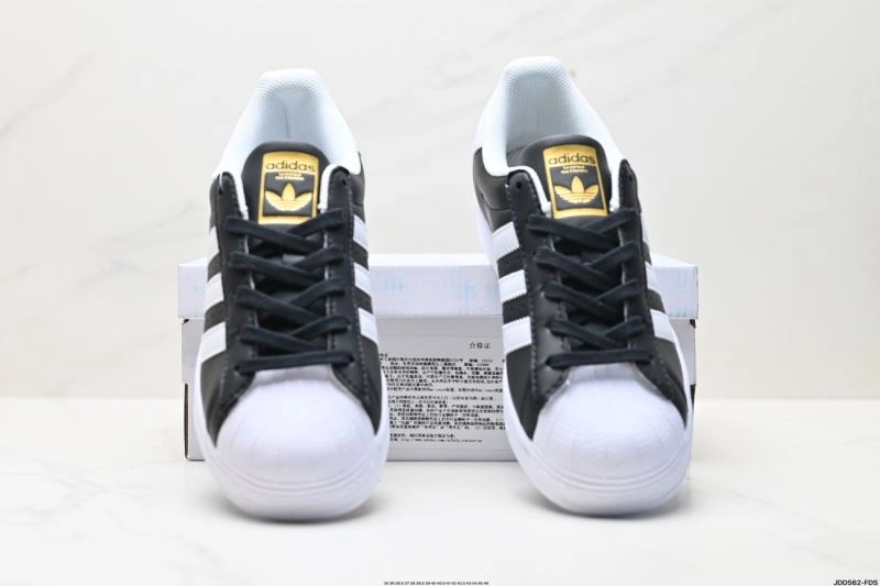 Attractive Adidas Superstar Shoes 74