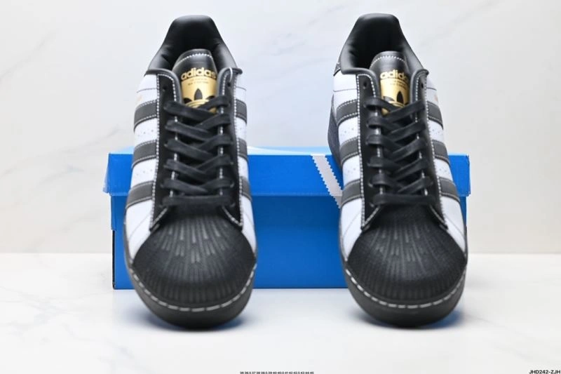 Snug Adidas XLG Shoes 840