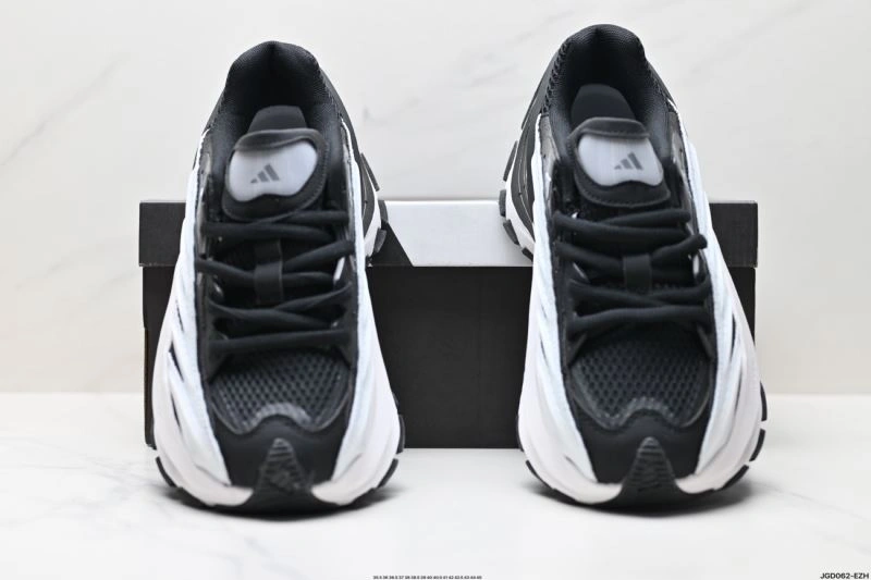 Adidas XLG Shoes Soft 820