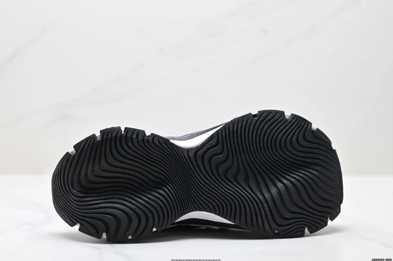 Adidas XLG Shoes WellDesigned 822