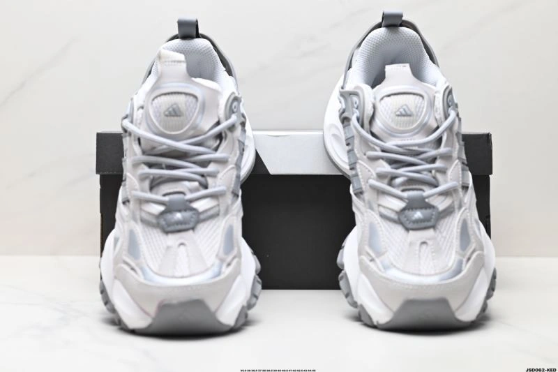 Compact Adidas XLG Shoes 34