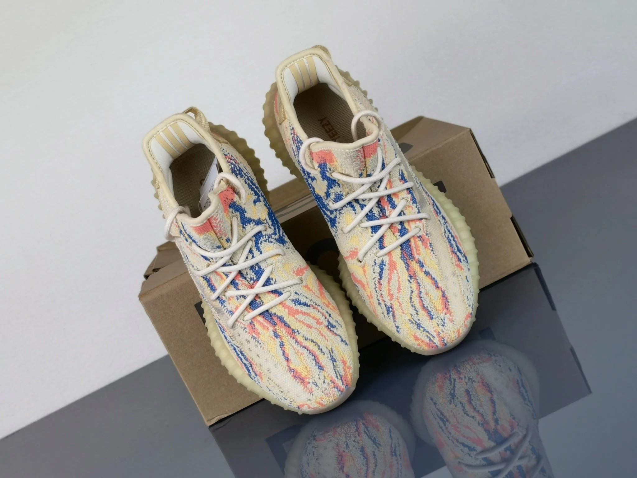 Stretchable Adidas Yeezy 350 Shoes 16237