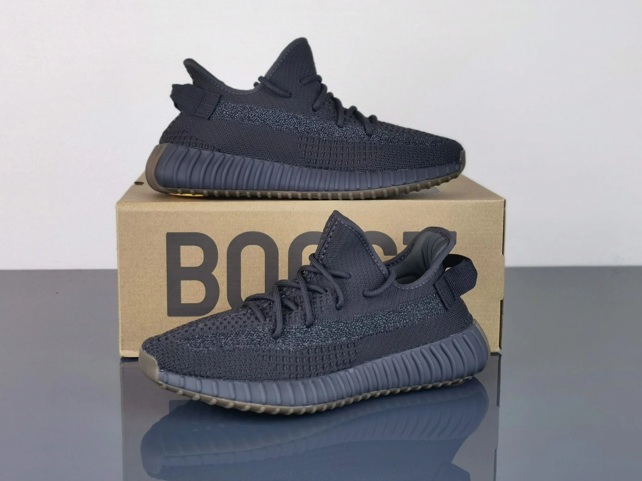Elegant Adidas Yeezy 350 Shoes 16215