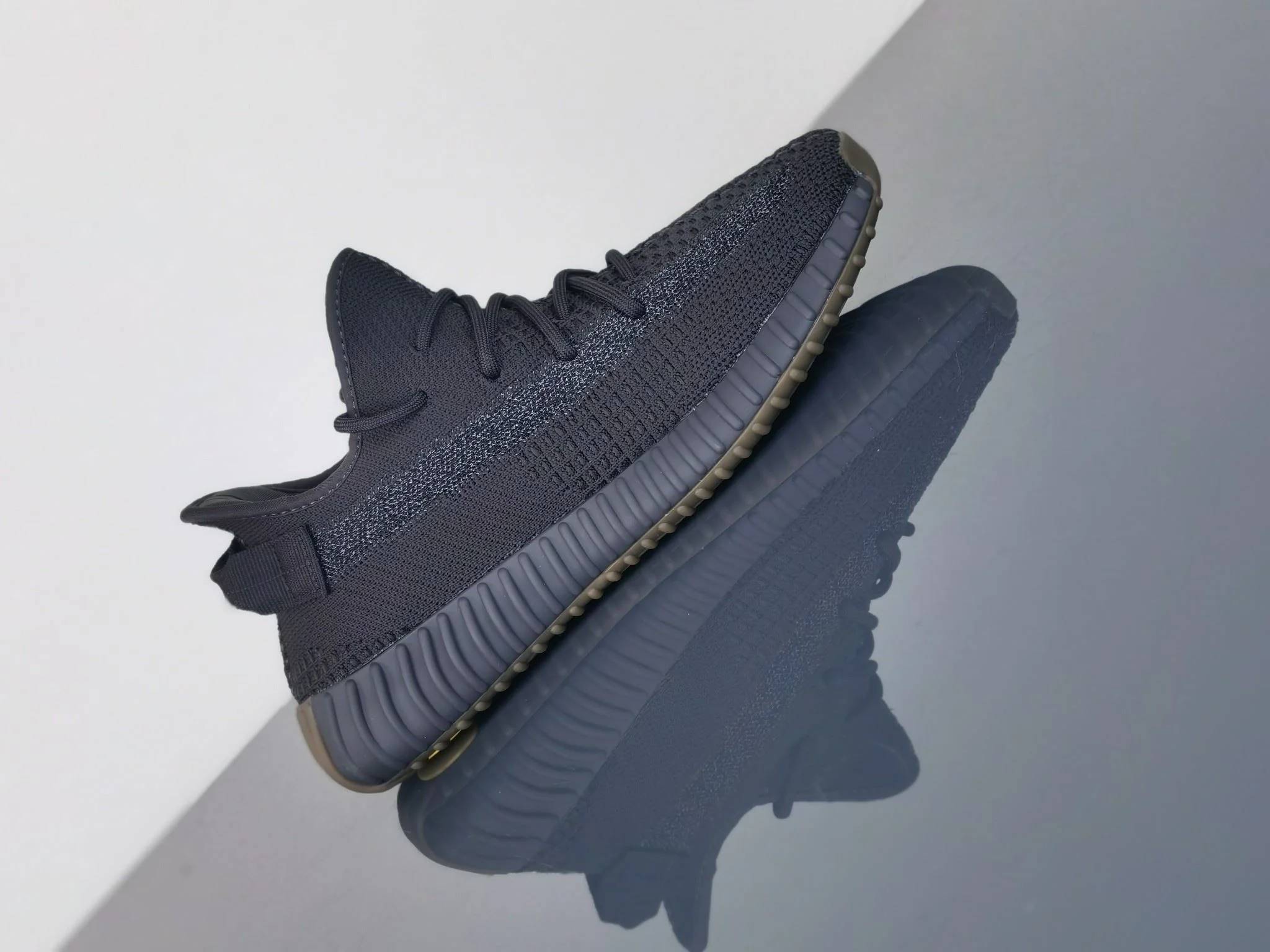 Elegant Adidas Yeezy 350 Shoes 16215