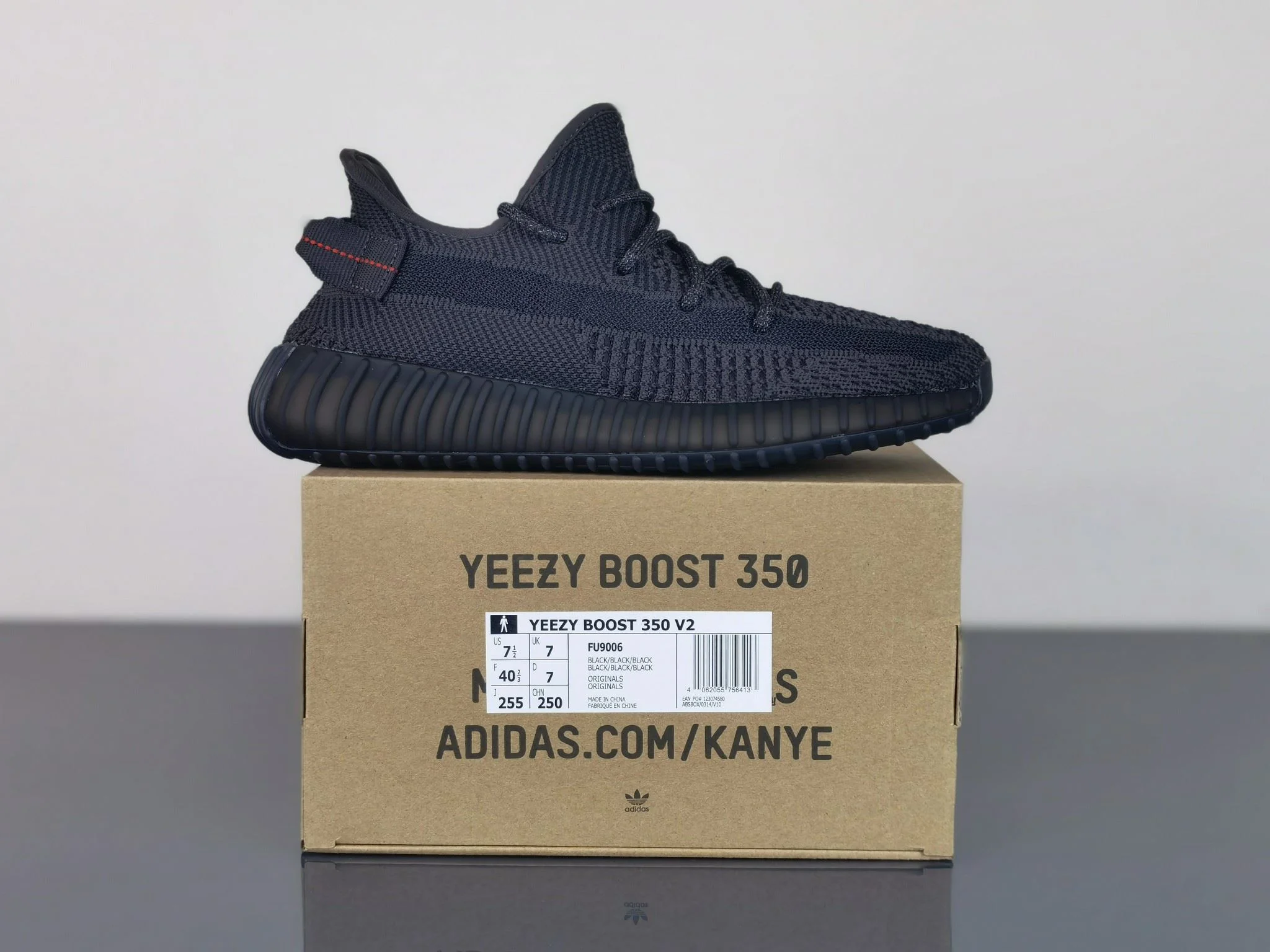 Minimalist Adidas Yeezy 350 Shoes 16219