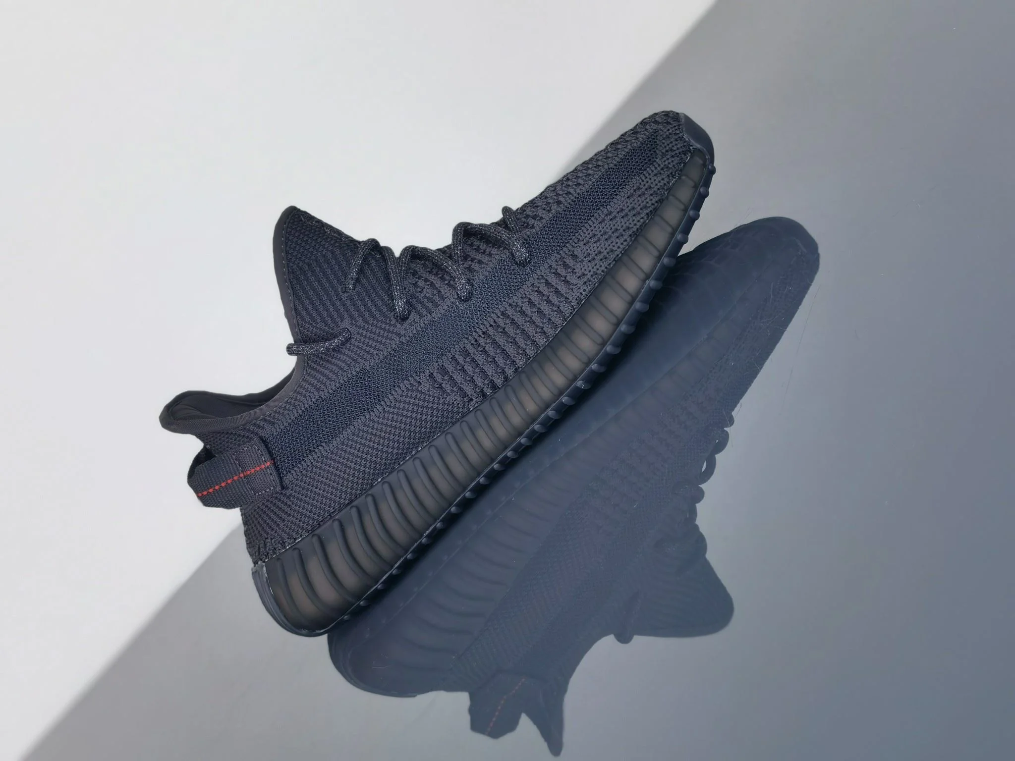 Minimalist Adidas Yeezy 350 Shoes 16219
