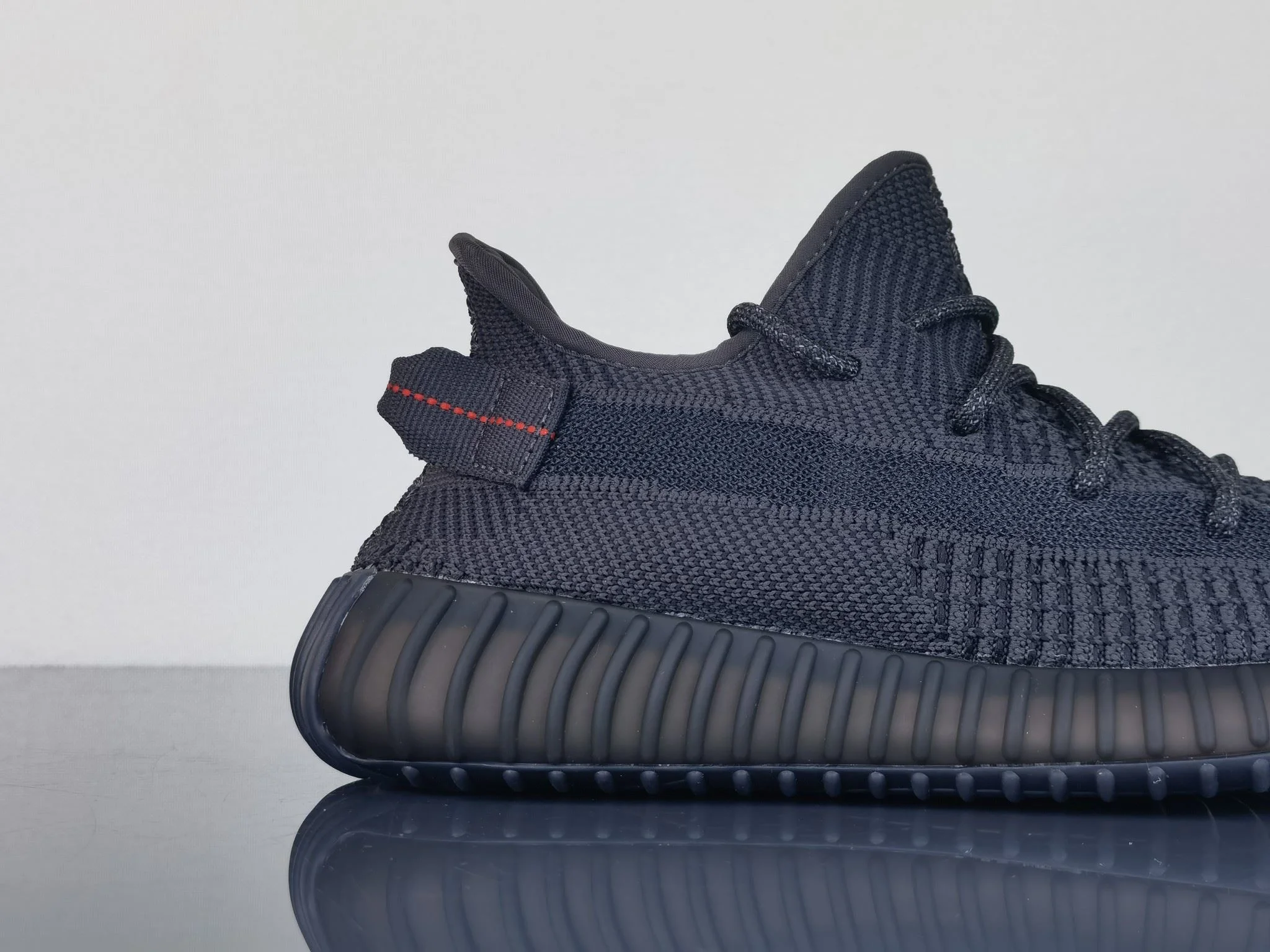 Minimalist Adidas Yeezy 350 Shoes 16219