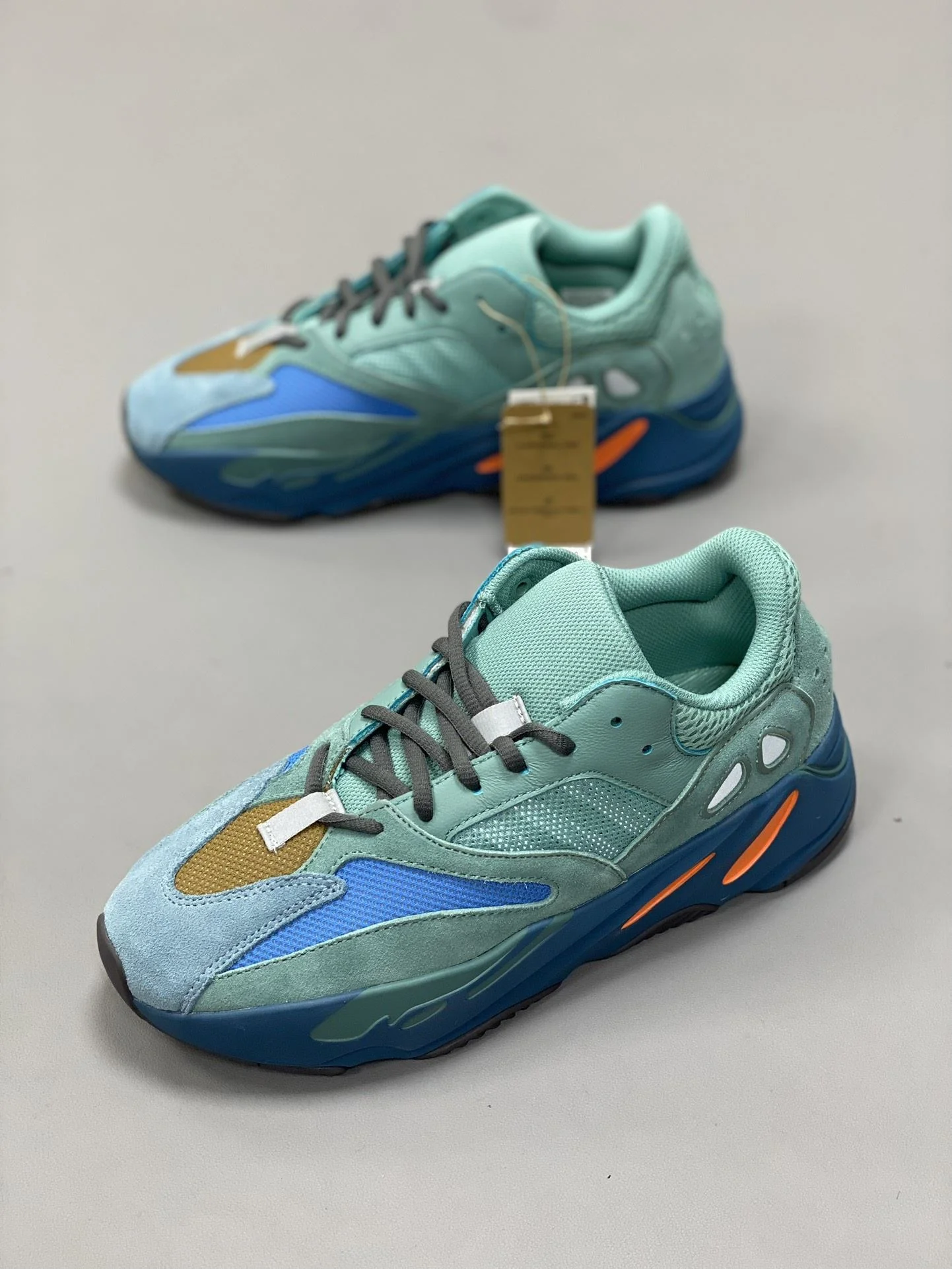 Stretchable Adidas Yeezy 700 Shoes 16245