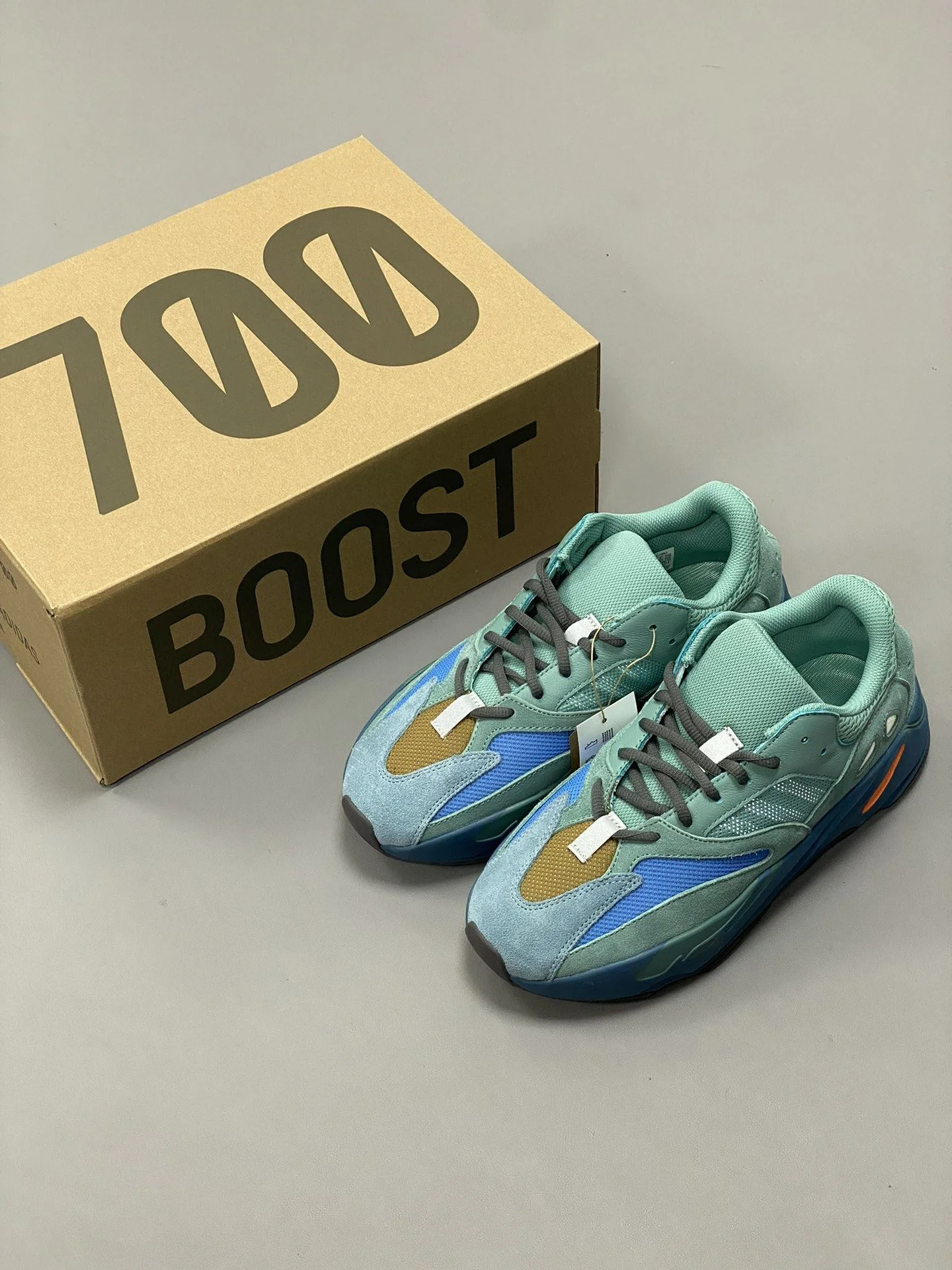 Stretchable Adidas Yeezy 700 Shoes 16245