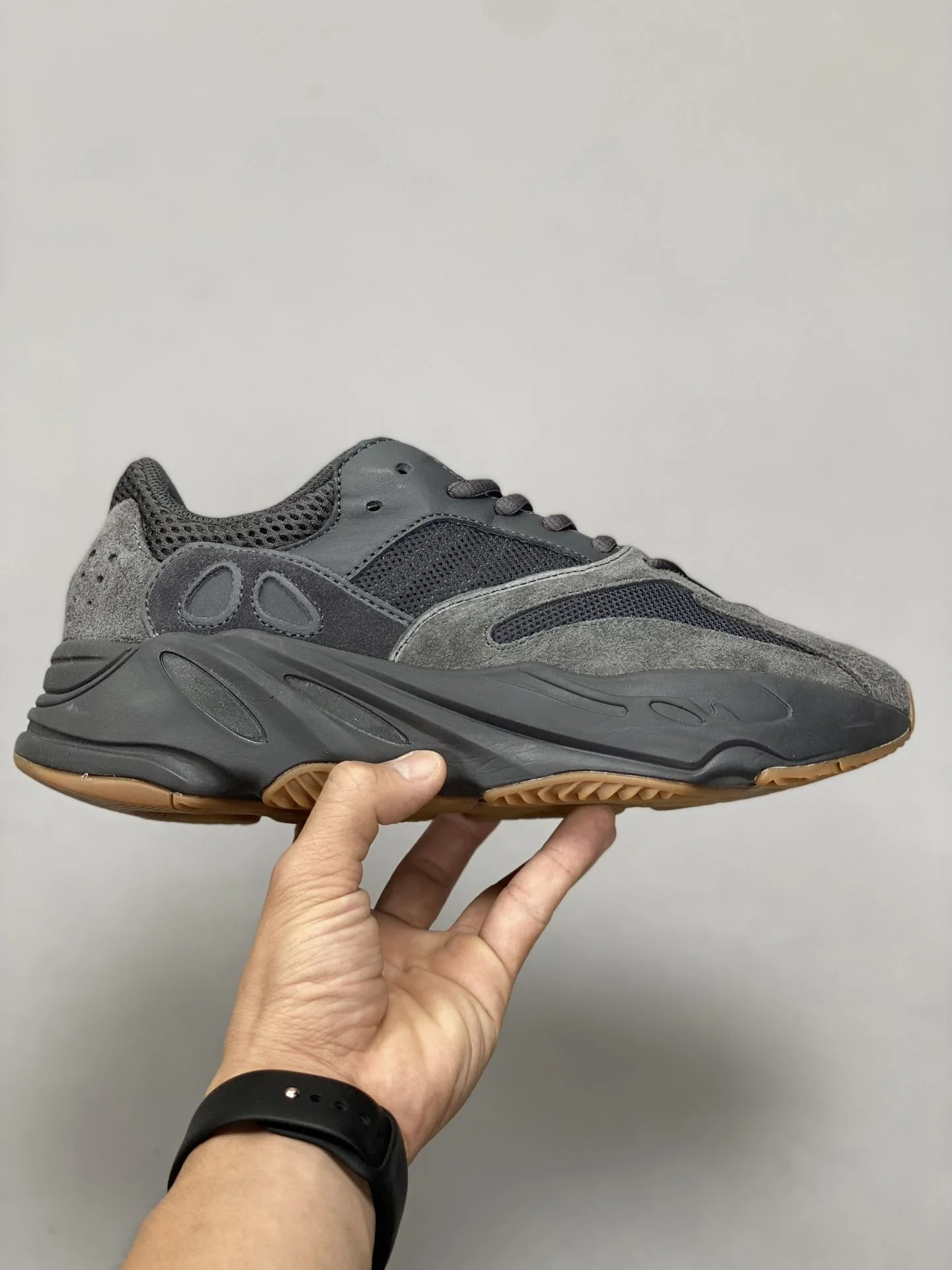 WaterResistant Adidas Yeezy 700 Shoes 16216