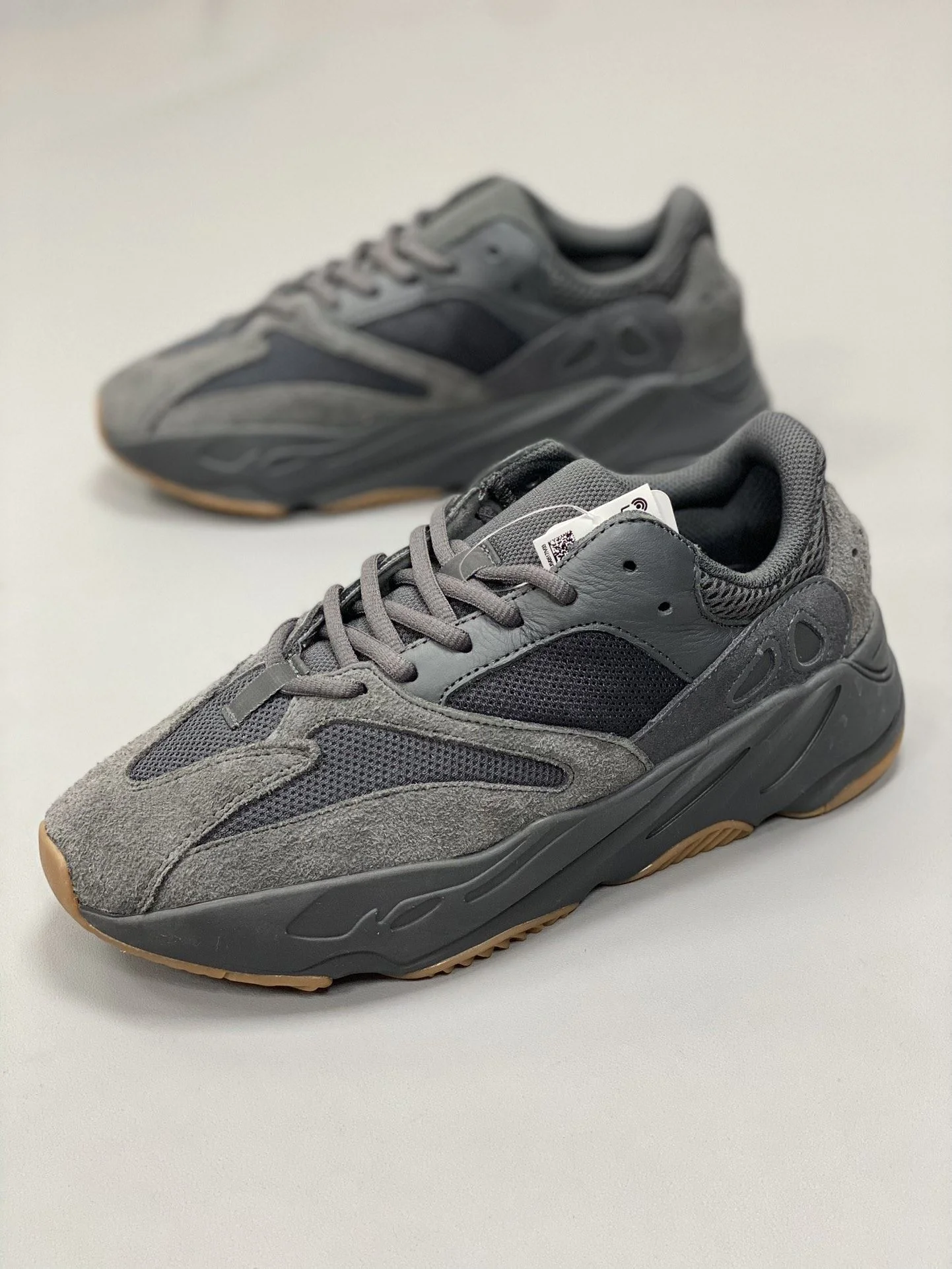 WaterResistant Adidas Yeezy 700 Shoes 16216