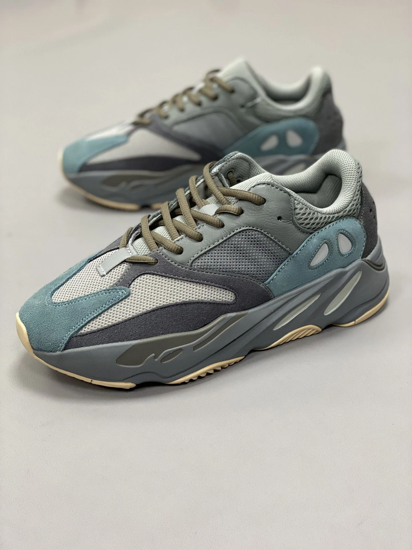 Adidas Yeezy 700 Shoes Snug 16177