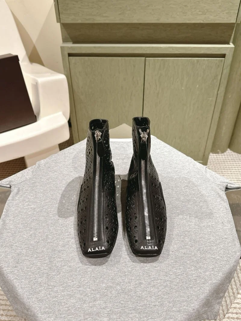 Unique Alaia Boots 13247