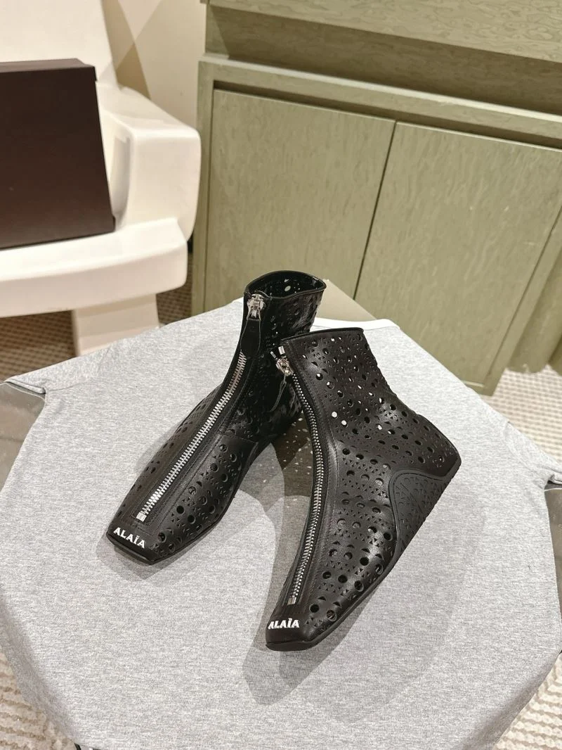 Unique Alaia Boots 13247