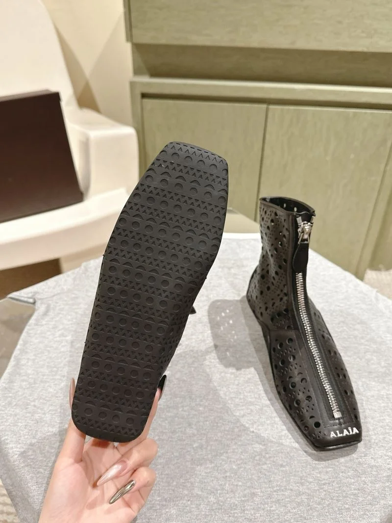 Unique Alaia Boots 13247