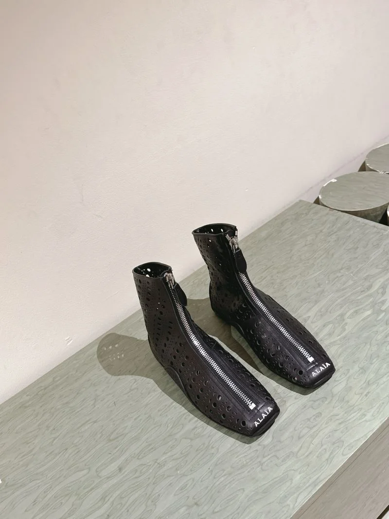 Unique Alaia Boots 13247