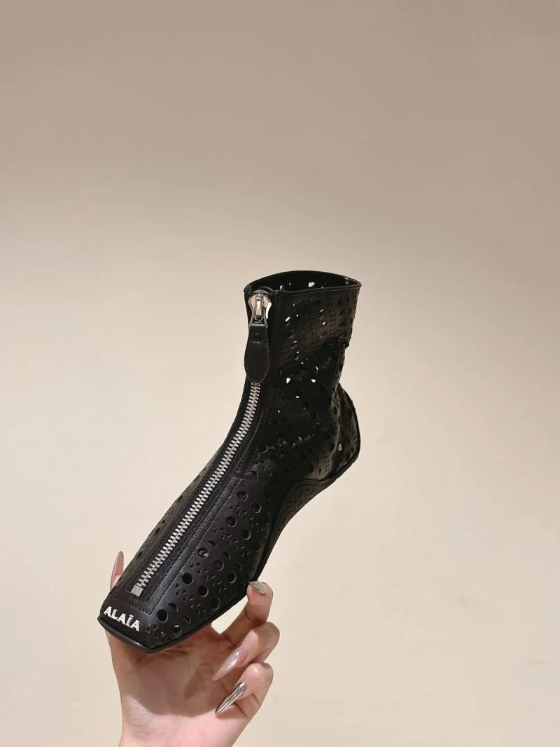 Unique Alaia Boots 13247