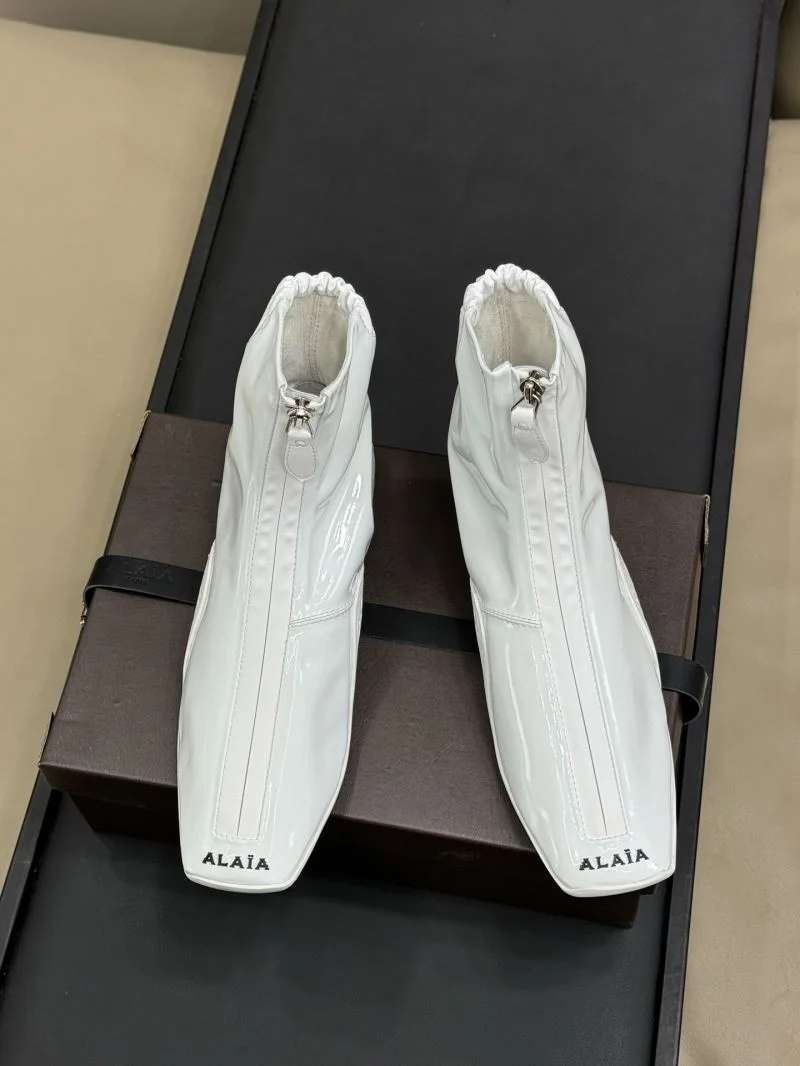 Versatile Alaia Boots 13253