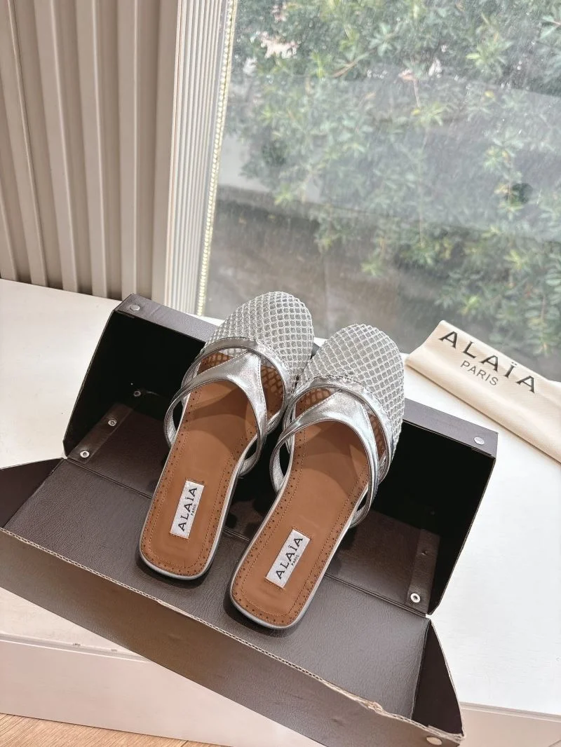Alaia Sandals Snug 10785