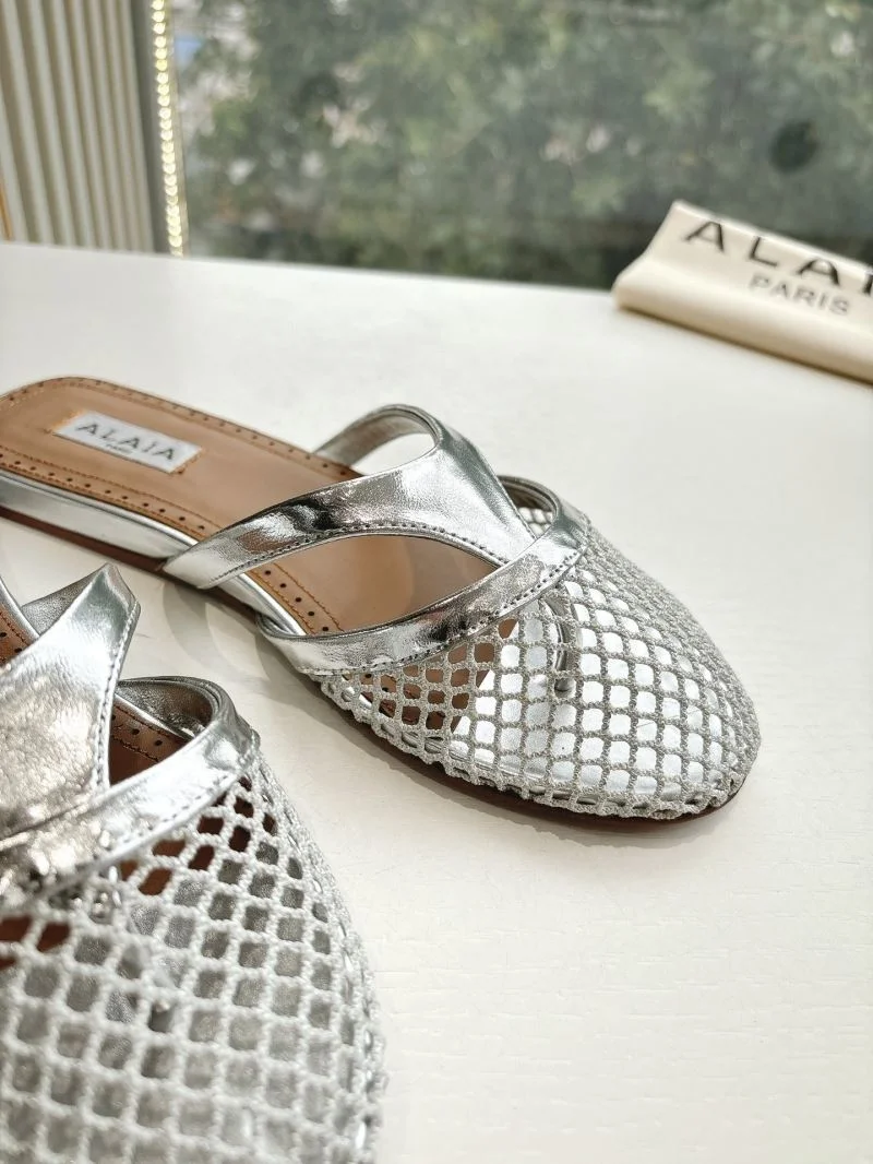 Alaia Sandals Snug 10785