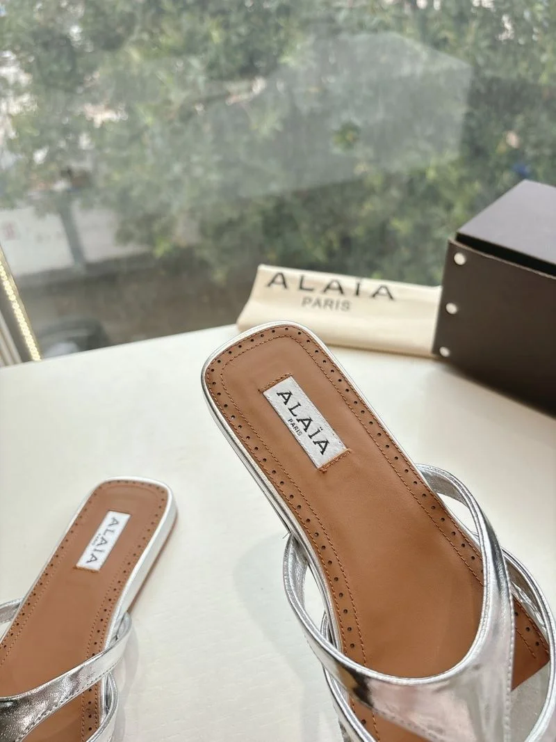 Alaia Sandals Snug 10785