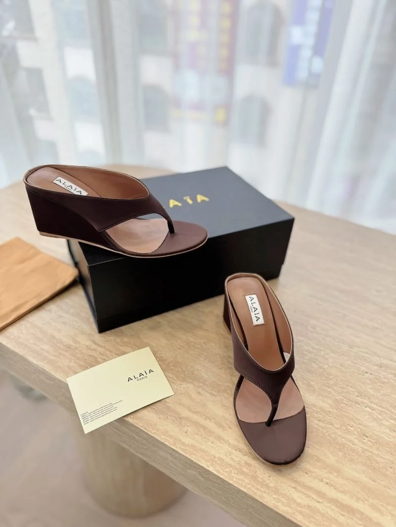 RelaxedFit Alaia Sandals 10709