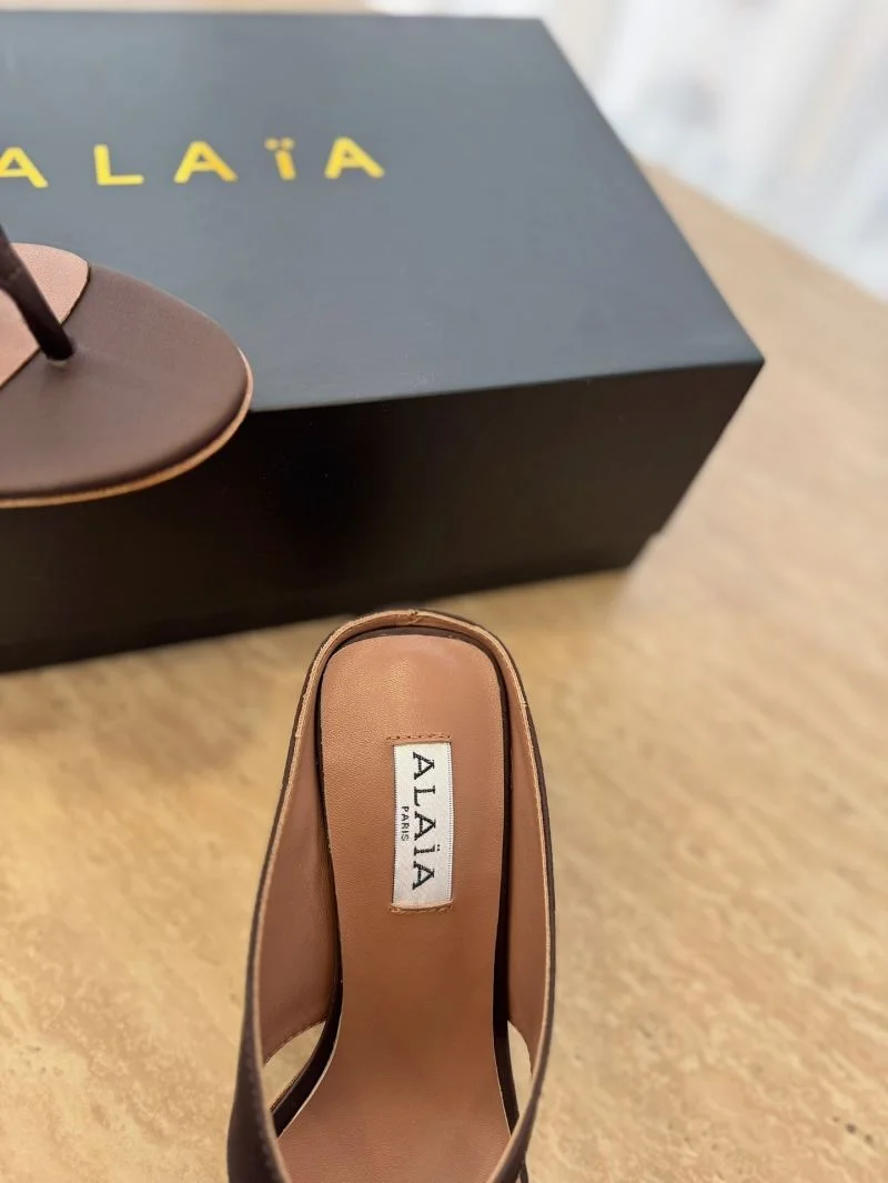 RelaxedFit Alaia Sandals 10709