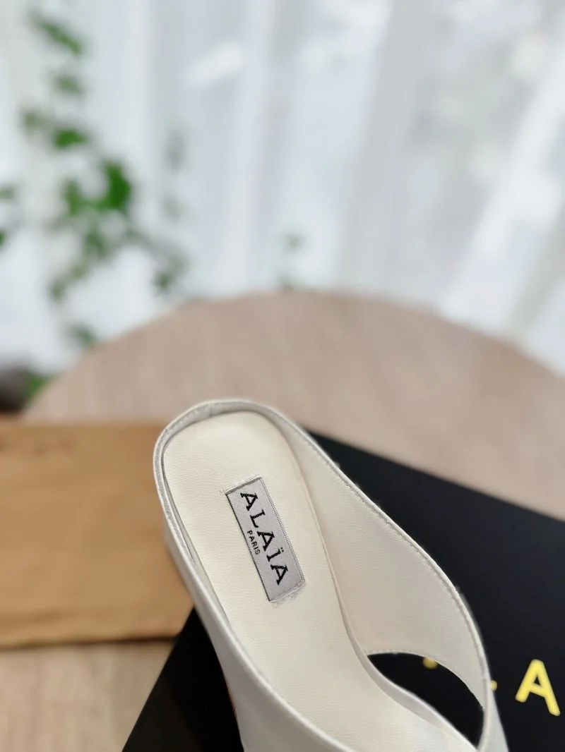 Sporty Alaia Sandals 10706
