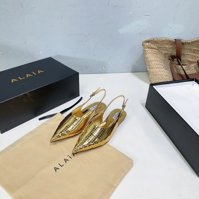 Snug Alaia Sandals 10713