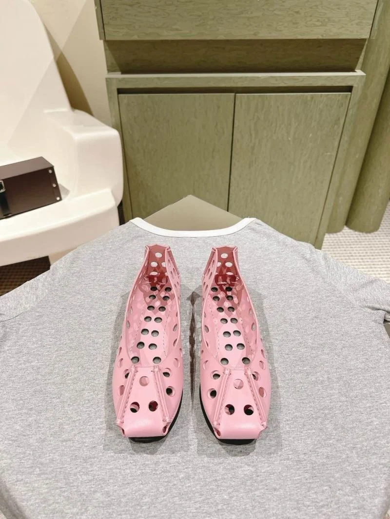 Alaia Sandals Resilient 16000