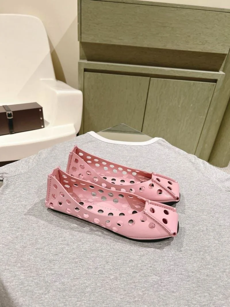 Alaia Sandals Resilient 16000