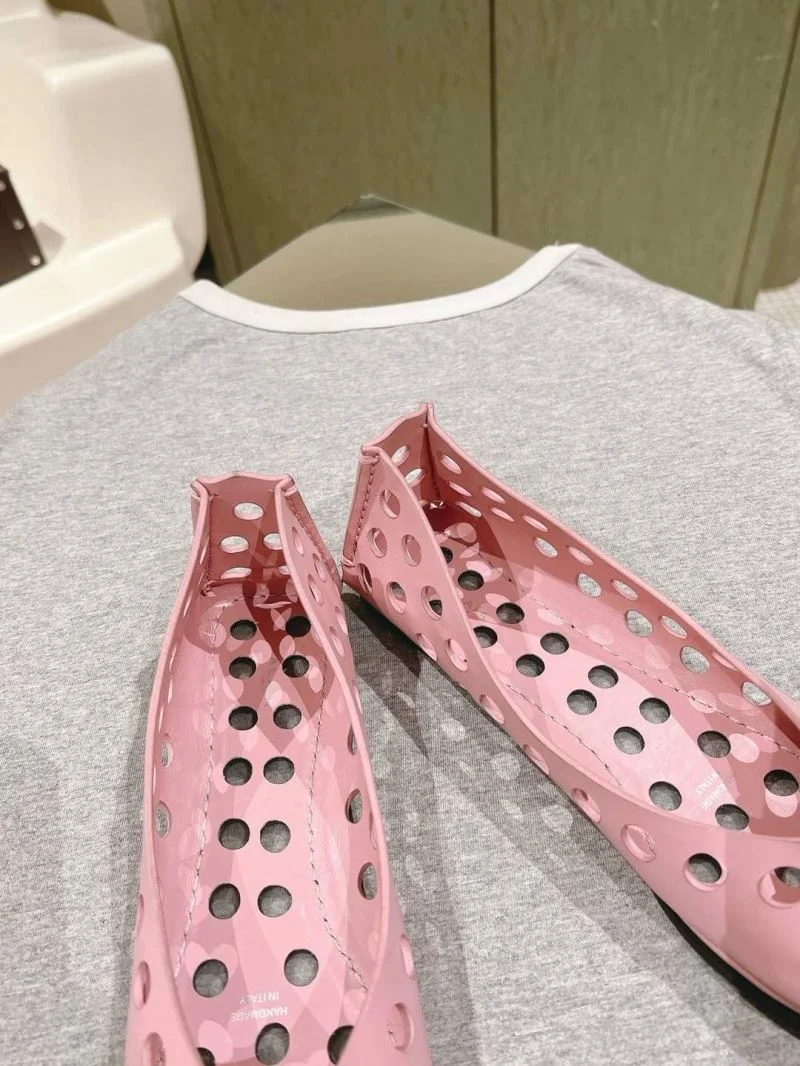 Alaia Sandals Resilient 16000
