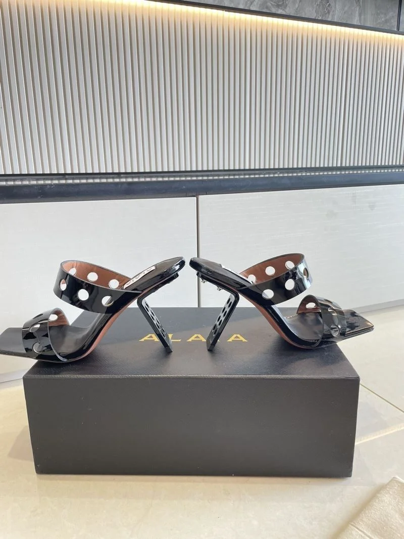 Bold Alaia Sandals 15992