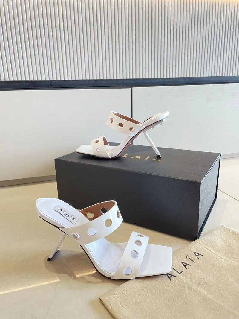 Alaia Sandals Cozy 15987