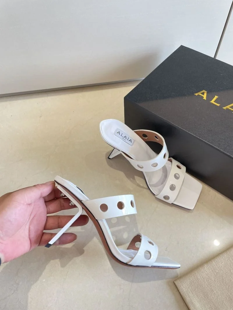 Alaia Sandals Cozy 15987