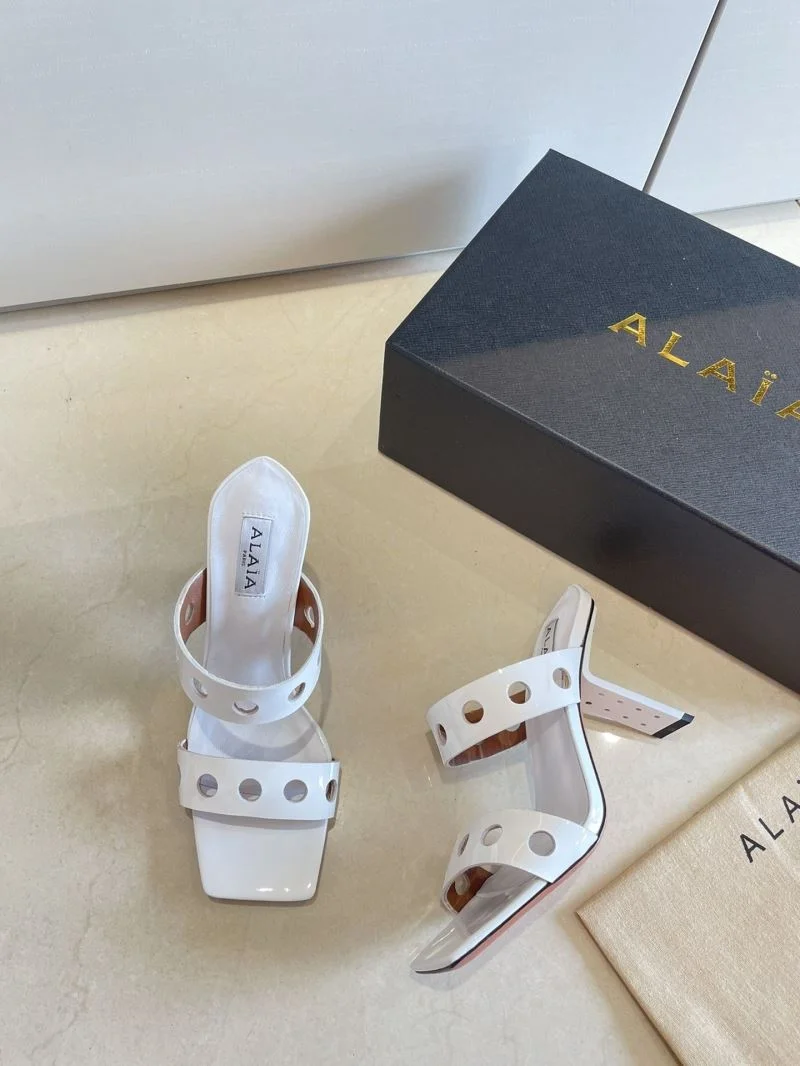 Alaia Sandals Cozy 15987