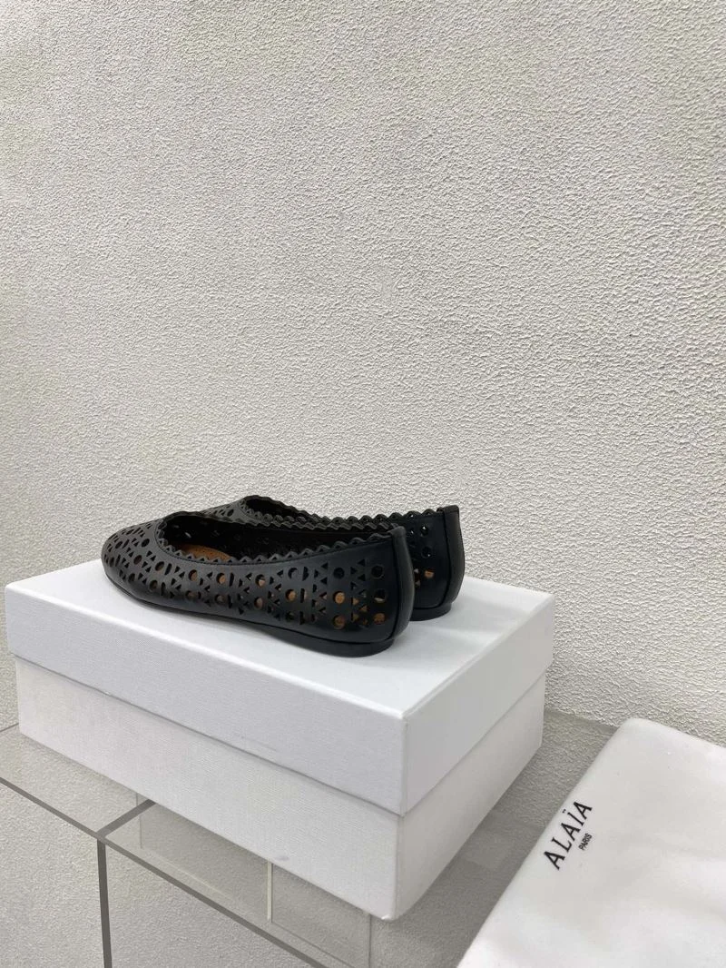 Youthful Alaia Sandals 15984