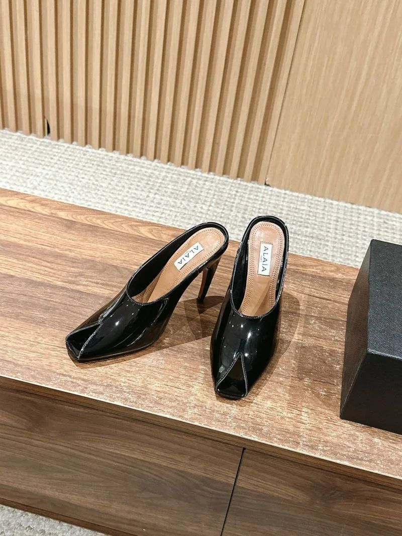 Alaia Sandals TravelReady 7028