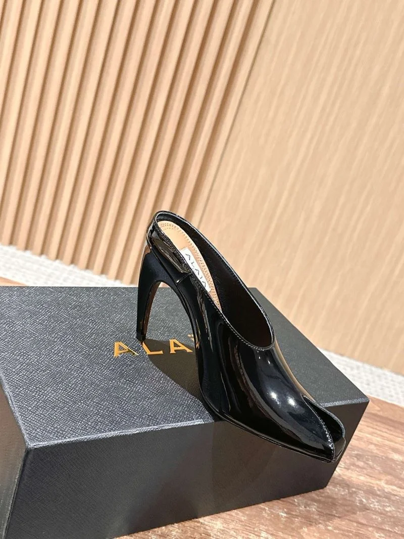 Alaia Sandals TravelReady 7028