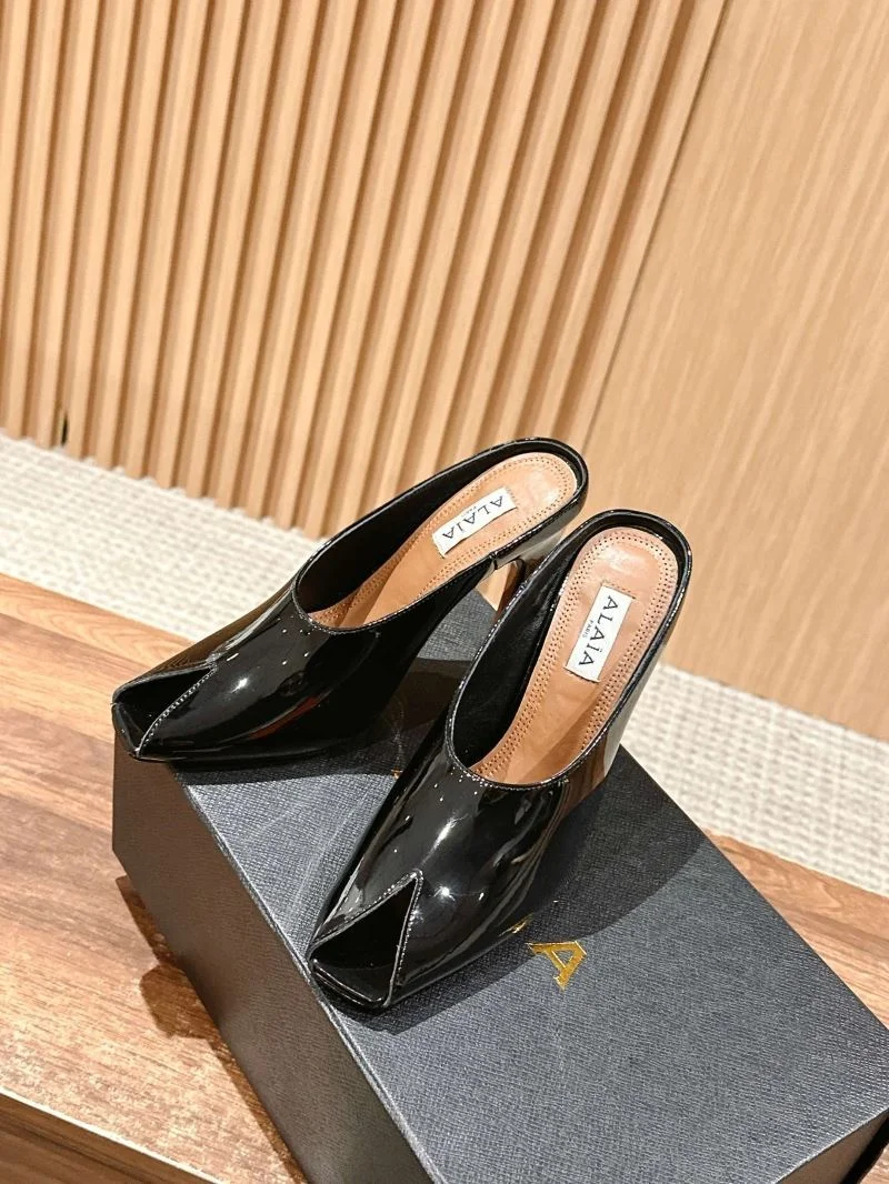 Alaia Sandals TravelReady 7028