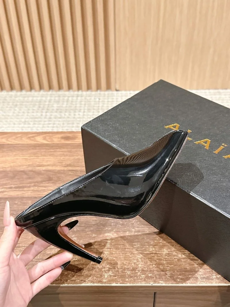 Alaia Sandals TravelReady 7028