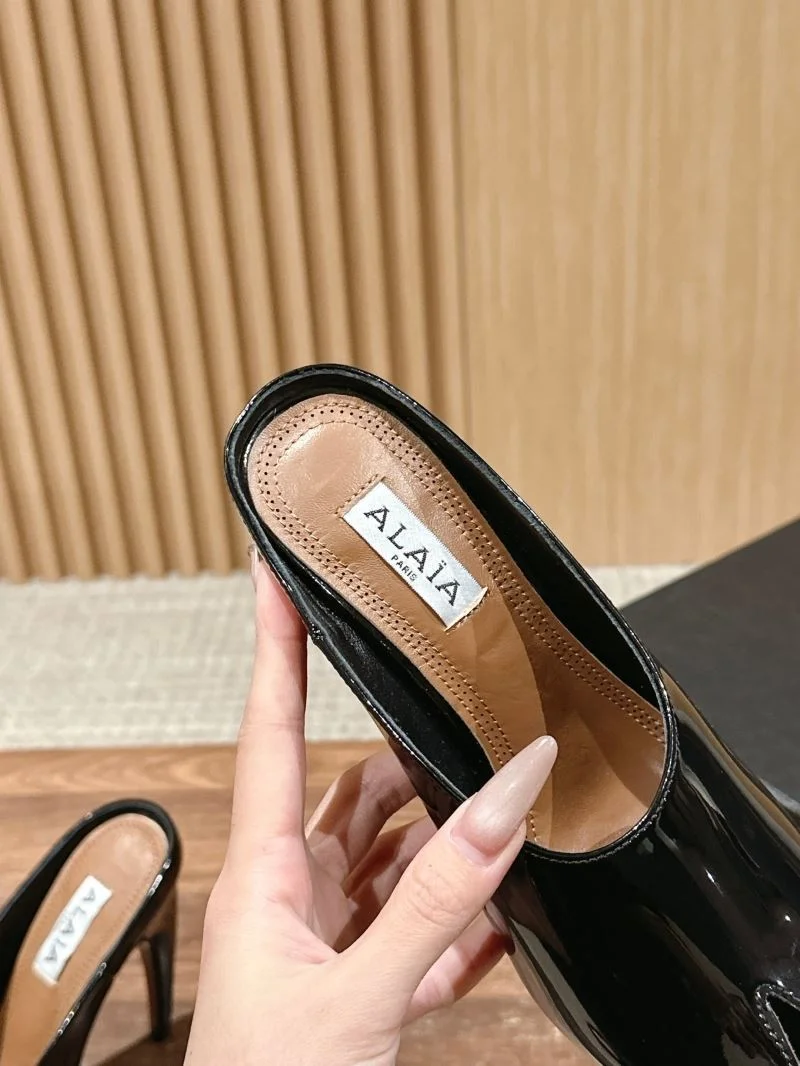 Alaia Sandals TravelReady 7028