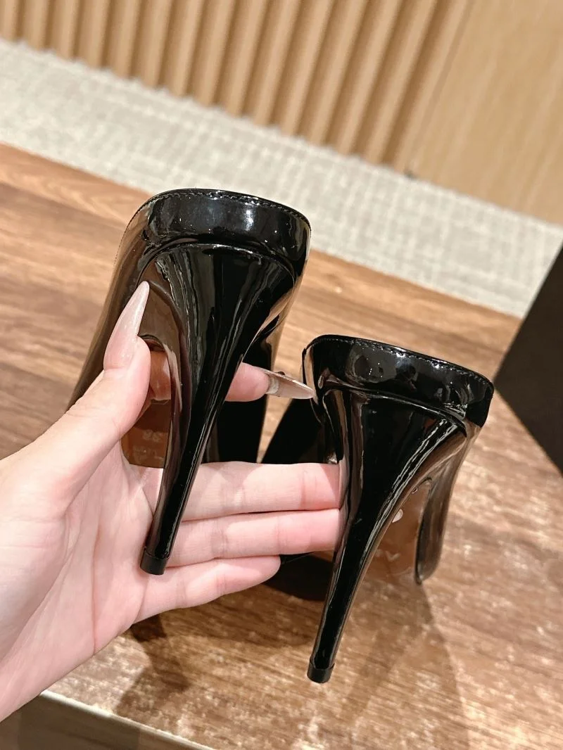 Alaia Sandals TravelReady 7028