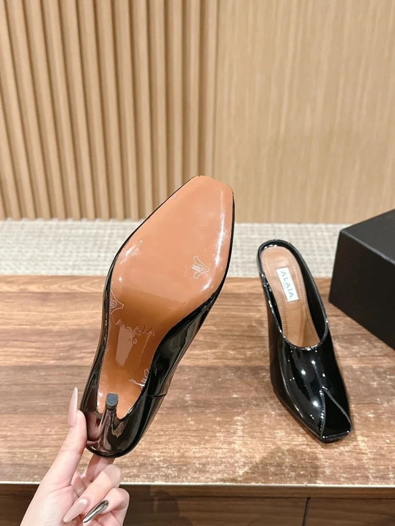 Alaia Sandals TravelReady 7028