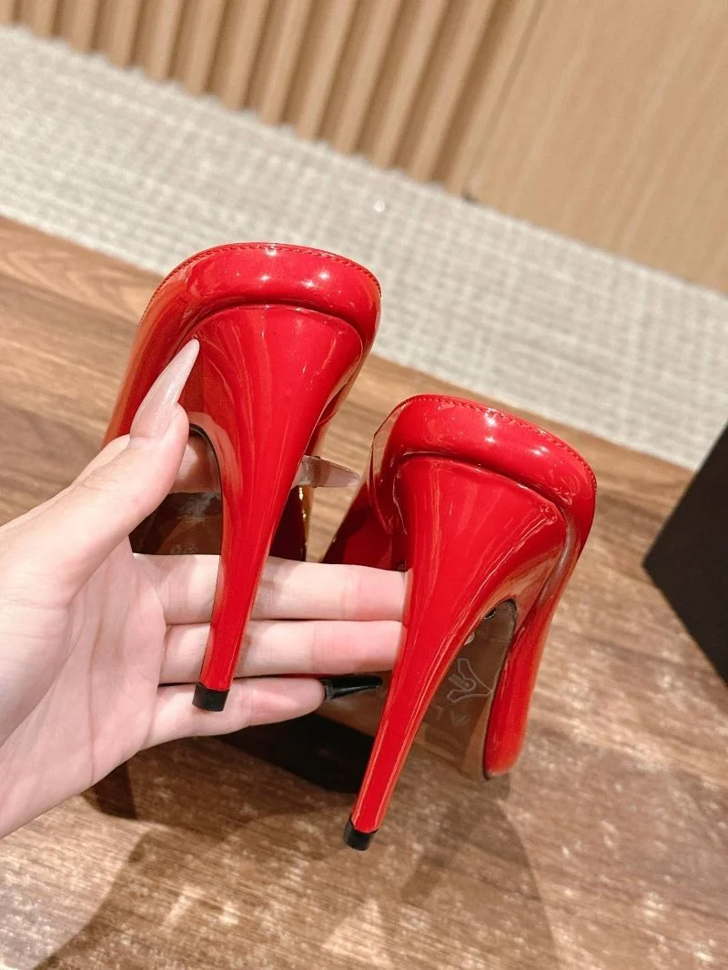 Resilient Alaia Sandals 7120