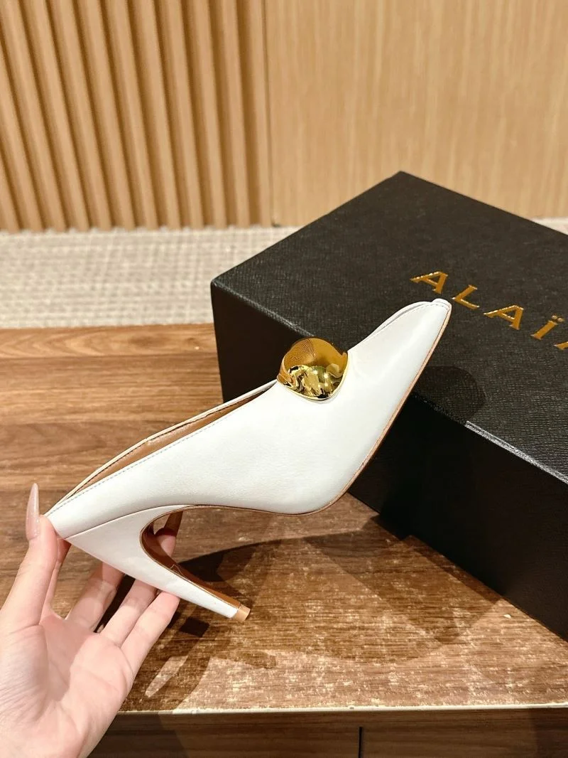 RelaxedFit Alaia Sandals 7051