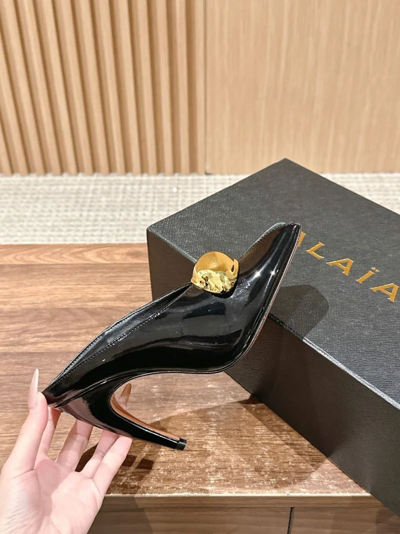 Alaia Sandals UrbanStyle 7010