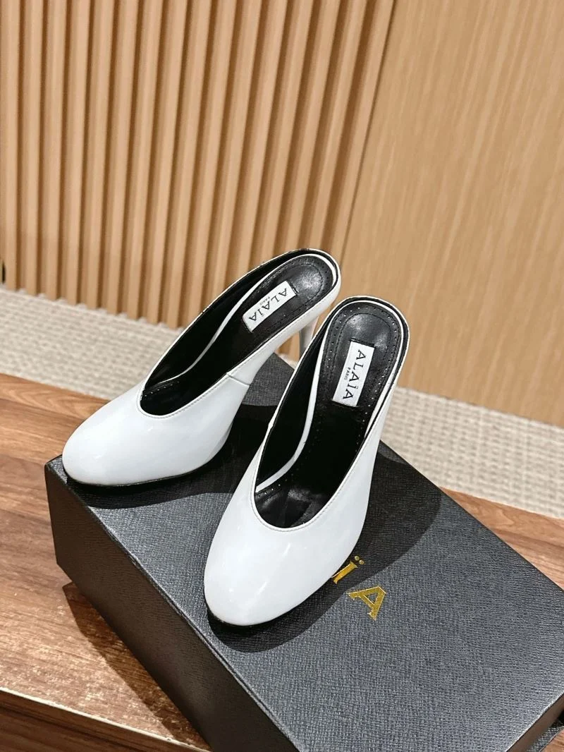 Resilient Alaia Sandals 7004