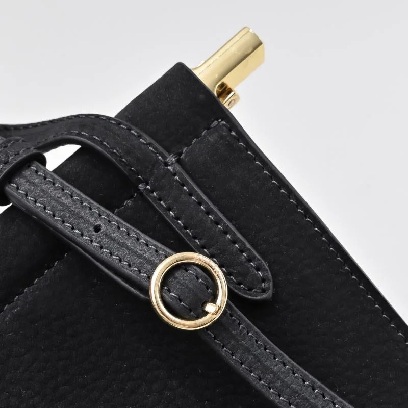 Trendsetting Alaia Satchel Bags 45485